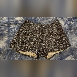 Floral black shorts!